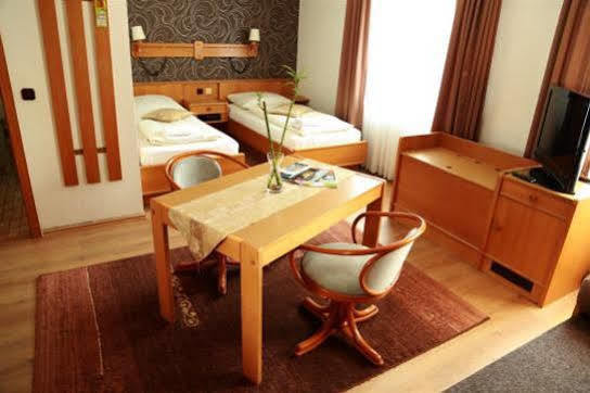 Hotel Tiffany Kassel Bagian luar foto